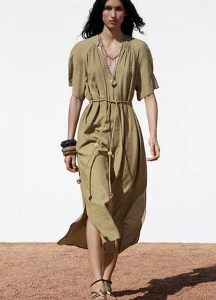 Женское платье цвета хаки от zara с v-образным вырезом и поясом с бусинами