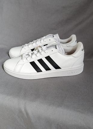 Нові оригінальні кросівки adidas grand court td lifestyle court casual.
розмір: 44 .