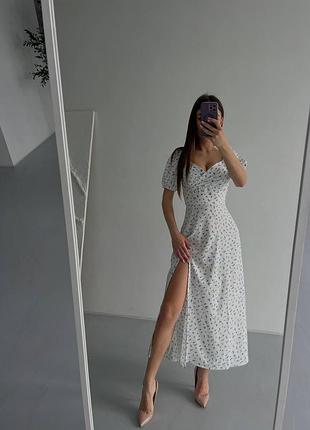Жіноча сукня