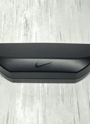 Оригинальный жёсткий футляр для очков nike