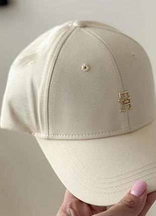 Стильна кепка tommy hilfiger