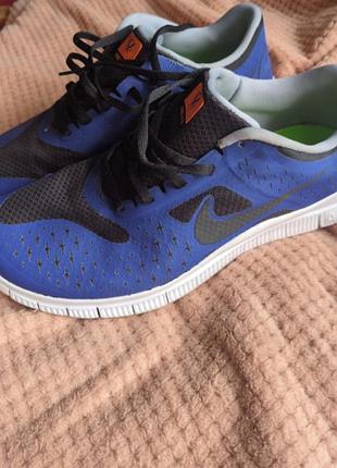 Nike free 4.0 v2
🔹 размер: 43 🔹 длина стельки: 27,5 см 🔹  дышащий текстильный верх.
состояние очень хорошее, без повреждений, все как на фото