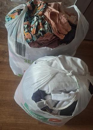 Два пакета одежды на девочку
300 грн