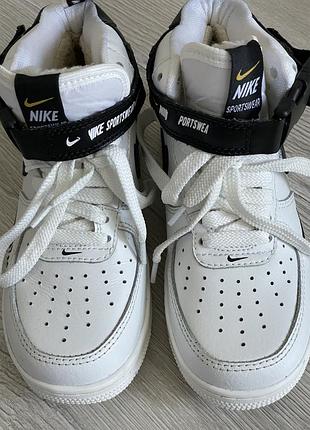 Теплі жіночі кросівки,розмір 37,nike