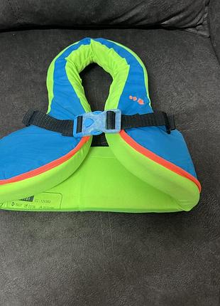 Це дитячий жилет для навчання плаванню nabaiji (decathlon