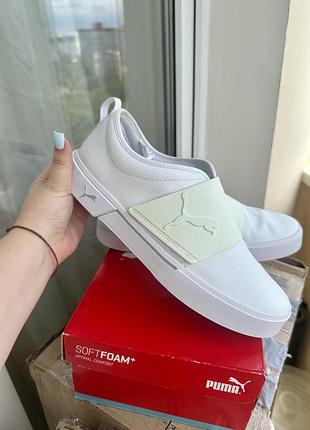 Білі кросівки puma