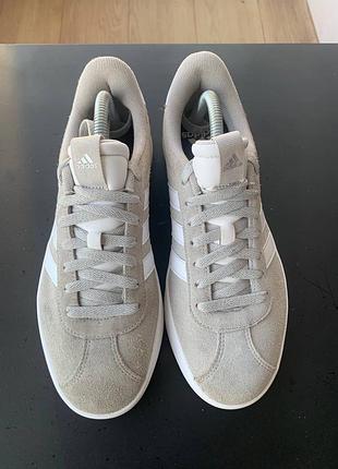 Кросівки adidas 6