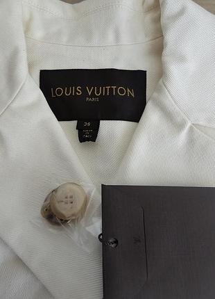 Жакет джинсовый louis vuitton . louis vuitton white flared  denim jacket 3/4 sleeve