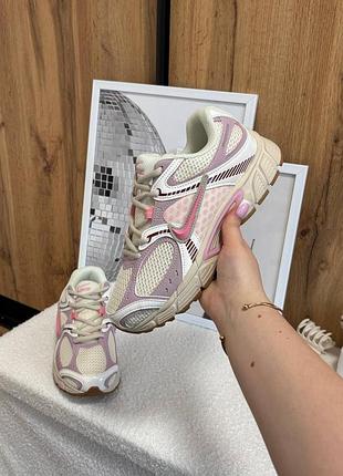 Стильні жіночі кросівки nike v5 rnr beige pink/purple