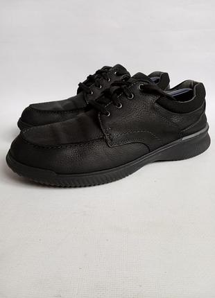 Шкіряні туфлі clarks