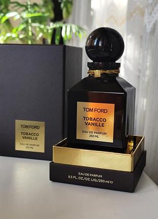 Оригінал tom ford tobacco vanille 250 мл парфумована вода. ексклюзивний графін.
