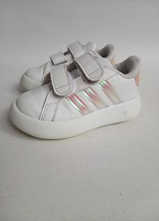 Кросівки adidas