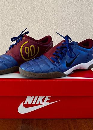Кроссовки мужские nike total 90 в ярком сине-красном дизайне.  • размер: 9.5 us / 8.5 u9 / 27,5см