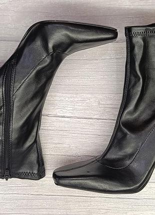 Жіночі ботільйони zara (37 розмір) з нюансами