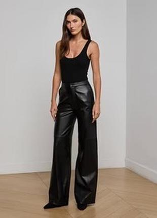 Брюки женские прямые эко кожа от bershka брюки широкие экокожа черные