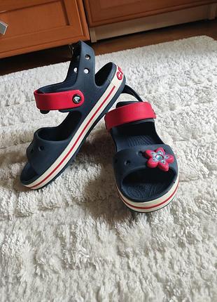 Босоножки для девочки crocs j3