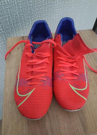 Бутсы nike,39 г., 24 см, идеальное состояние