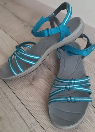 Босоніжки teva