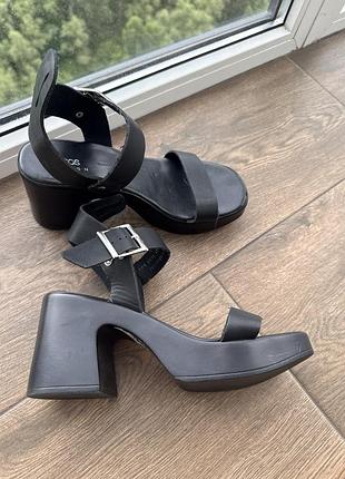 Шкіряні босоніжки asos 38 р.