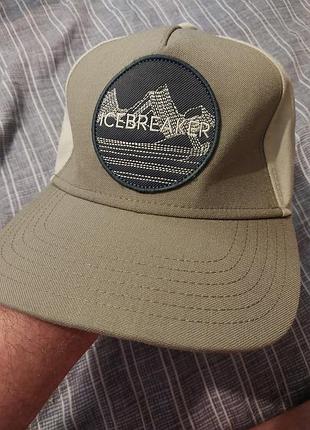 Кепка icebreaker.