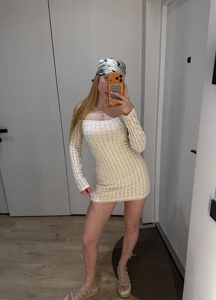 Сукня бежева