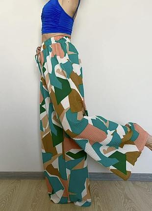 Zara жіночі,  стильні, рясні брючки, тканина гафре