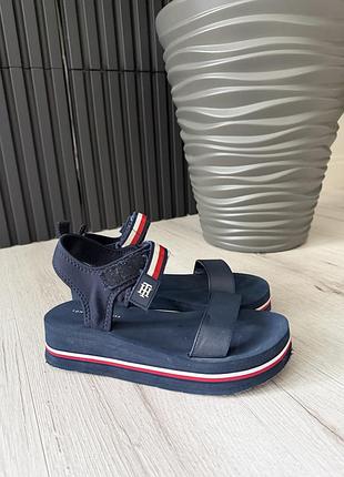 Продам босоніжки tommy hilfiger