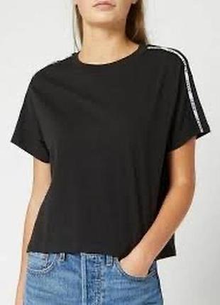 Брендова футболка levis