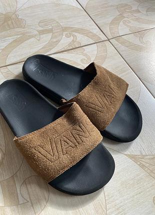Шльопанці vans