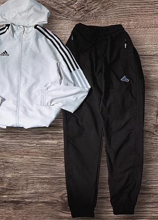 Спортивный легкий костюм adidas