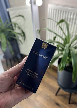 Тональний крем estée lauder