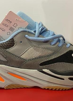 Adidas кросівки