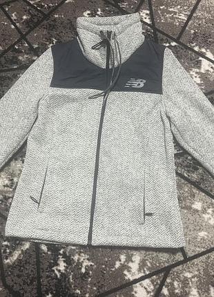 Жіноча флісова куртка new balance
