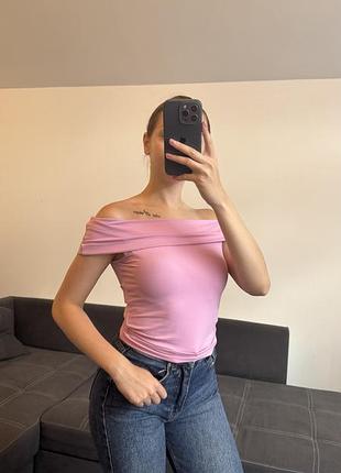 Ліловий топ із відкритими плечима бренду pull&bear, розмір m (підійде і на s)