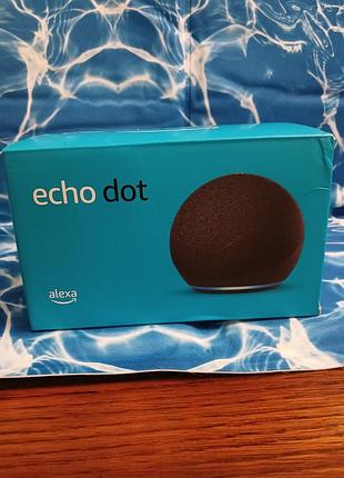 Умная колонка amazon echo dot (4-го или 5-го поколения), выполненная в черном цвете (charcoal).