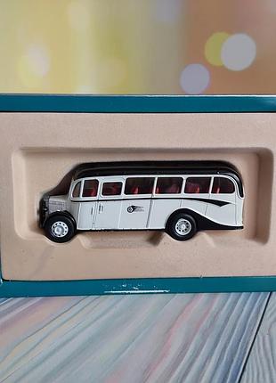 Коллекционная модель автобуса bedford ob компании "bronte bus company" от бренда corgi 97104