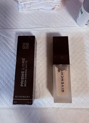 Givenchy prisme libre skin-caring matte foundation     * відтінок: 2-n120        відтінок: 1-w100 dolce & gabbana everlast foundation : 01n light