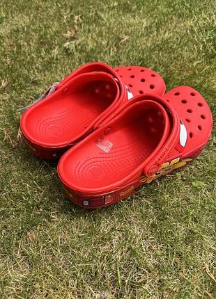 Красные crocs mcqueen 3