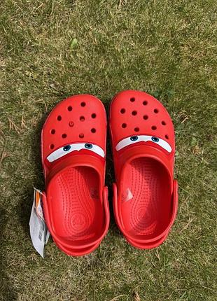 Красные crocs mcqueen 4