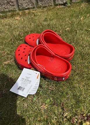 Красные crocs mcqueen 6