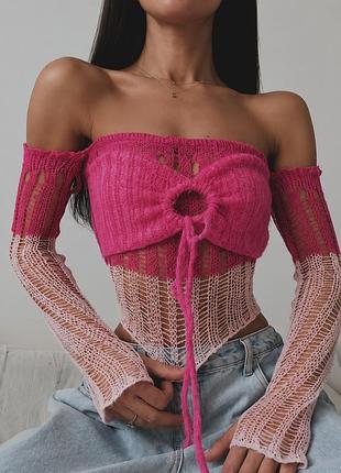 Кроп топ от prettylittlething
