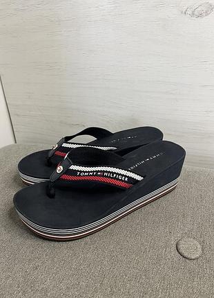 Шльопанці tommy hilfiger