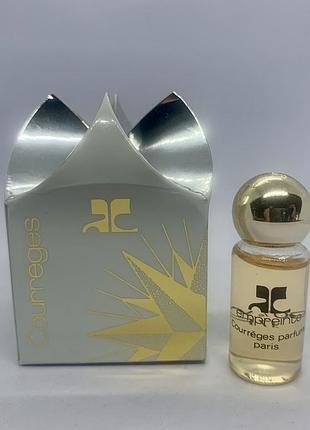 Courreges empreinte