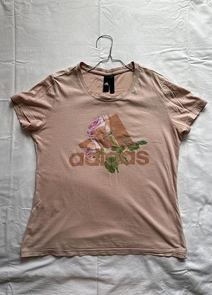 Пудрова футболка adidas із обʼємним лого розмір l