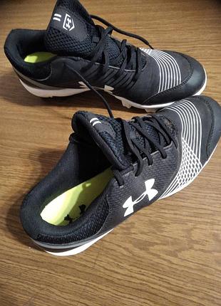 Беговые кроссовки, б/в,
under armour.
