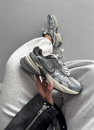 Жіночі кросівки nike runtekk v2k run