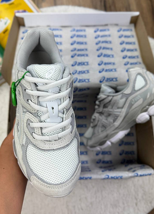 Gel-nyc grey white 5