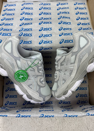Gel-nyc grey white 3