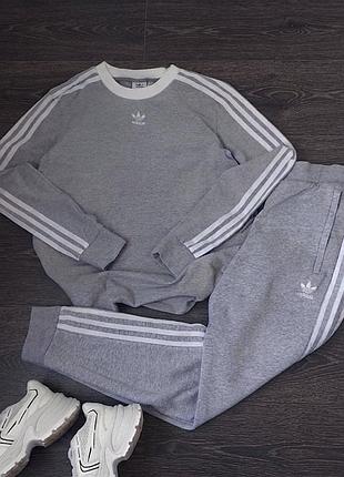 Спортивний костюм adidas