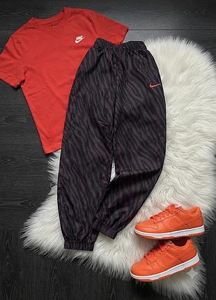 Спортивні балоньєві штани nike+футболка nike